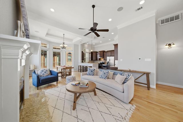 2002 Sabine Street, Houston, TX 77007