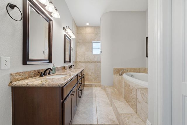 2002 Sabine Street, Houston, TX 77007