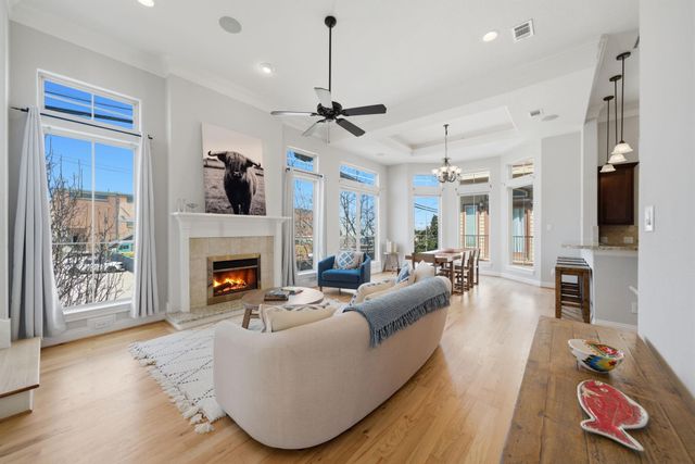 2002 Sabine Street, Houston, TX 77007