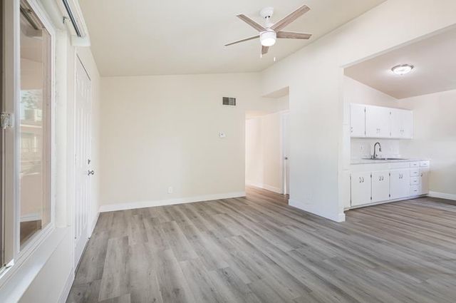 6302 N Glenn Avenue, Fresno, CA 93704