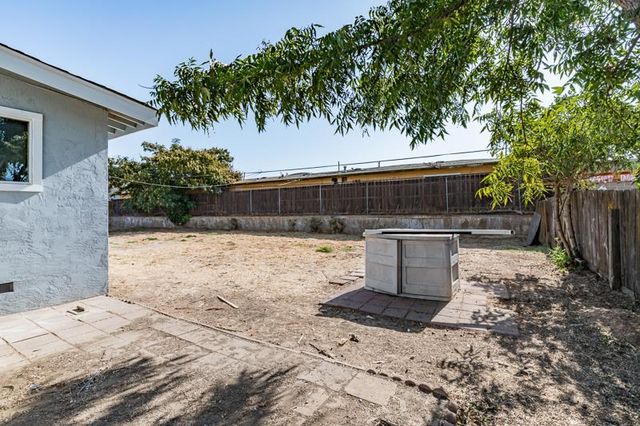 6302 N Glenn Avenue, Fresno, CA 93704