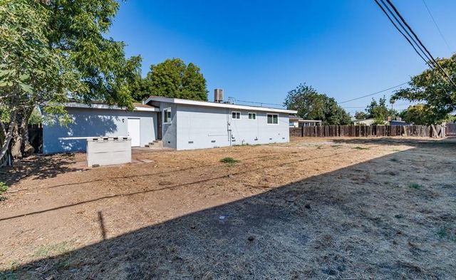 6302 N Glenn Avenue, Fresno, CA 93704