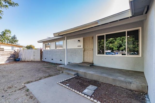 6302 N Glenn Avenue, Fresno, CA 93704