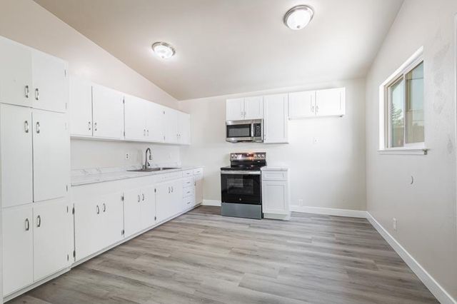 6302 N Glenn Avenue, Fresno, CA 93704