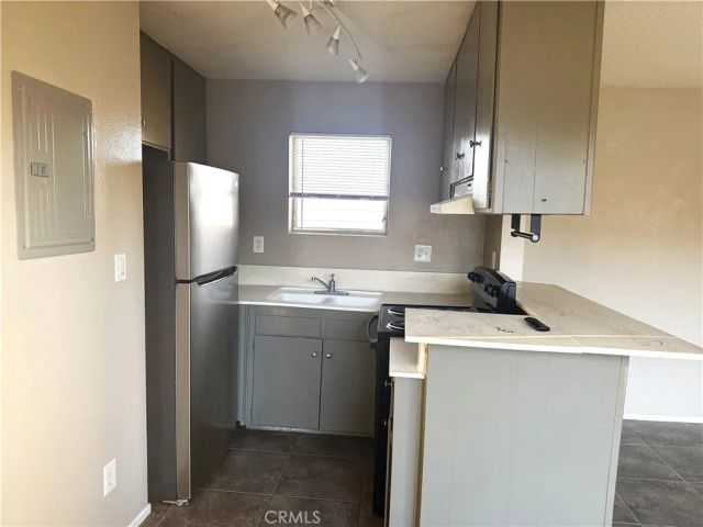 136 11th, Seal Beach, CA 90740