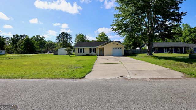 101 Willow Lake Drive, Kingsland, GA 31548