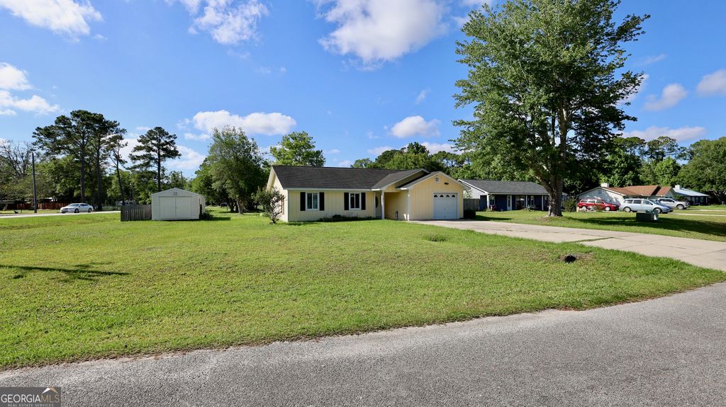 101 Willow Lake Drive, Kingsland, GA 31548