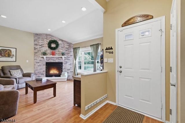 138 Sunnyvale Ct, Franklin Twp., NJ 08873