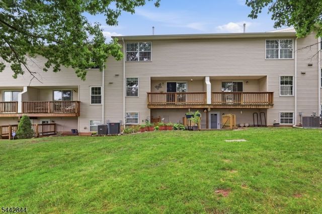 138 Sunnyvale Ct, Franklin Twp., NJ 08873