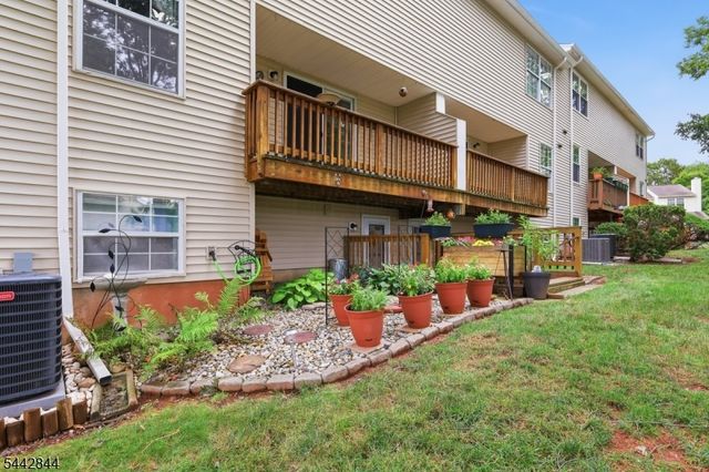 138 Sunnyvale Ct, Franklin Twp., NJ 08873