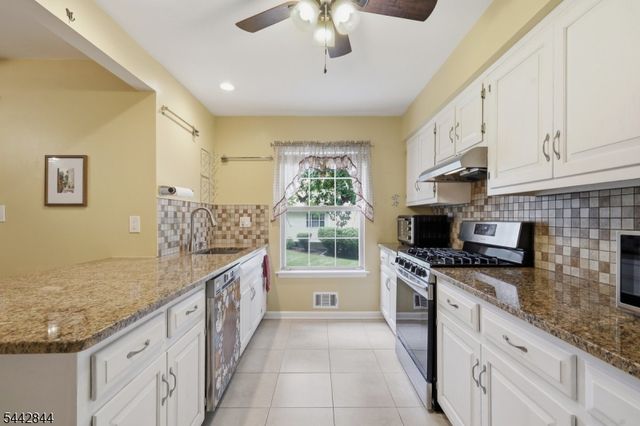 138 Sunnyvale Ct, Franklin Twp., NJ 08873