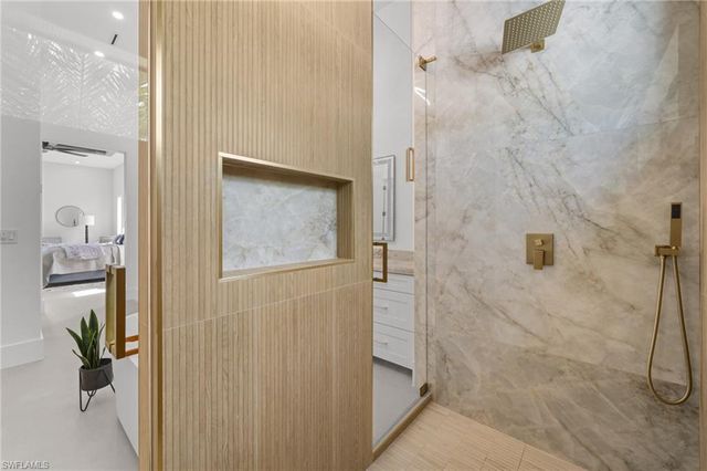 5333 Majestic CT, Cape Coral, FL 33904