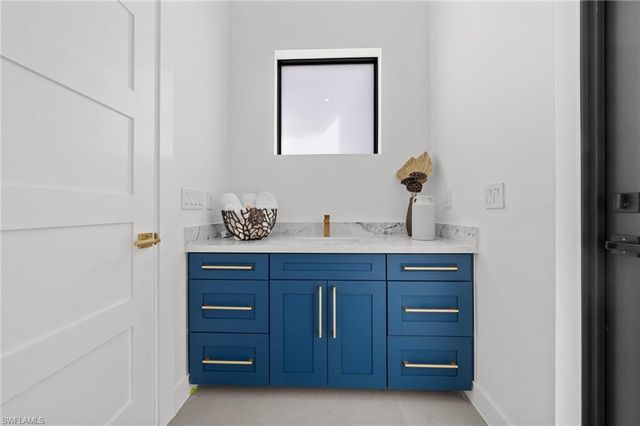 5333 Majestic CT, Cape Coral, FL 33904