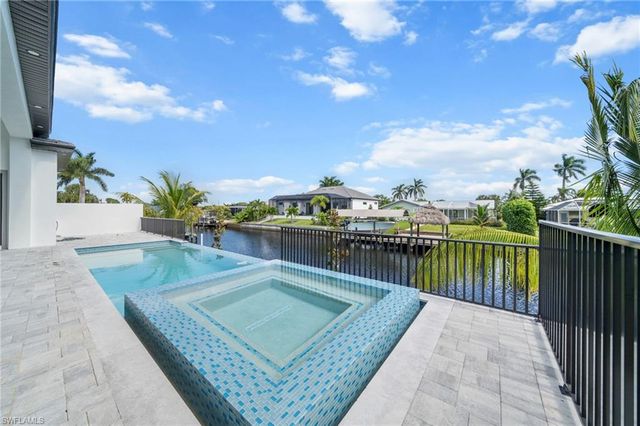 5333 Majestic CT, Cape Coral, FL 33904