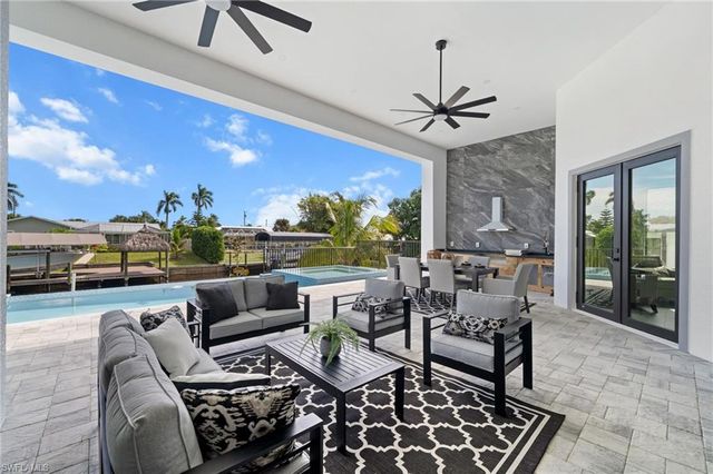 5333 Majestic CT, Cape Coral, FL 33904