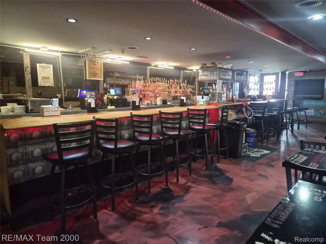 33729 Ford Road, Garden City, MI 48135