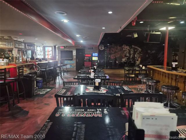 33729 Ford Road, Garden City, MI 48135