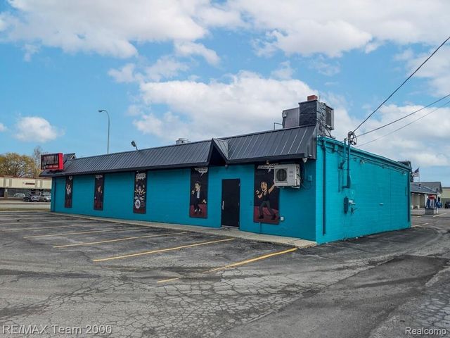 33729 Ford Road, Garden City, MI 48135