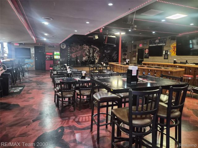 33729 Ford Road, Garden City, MI 48135