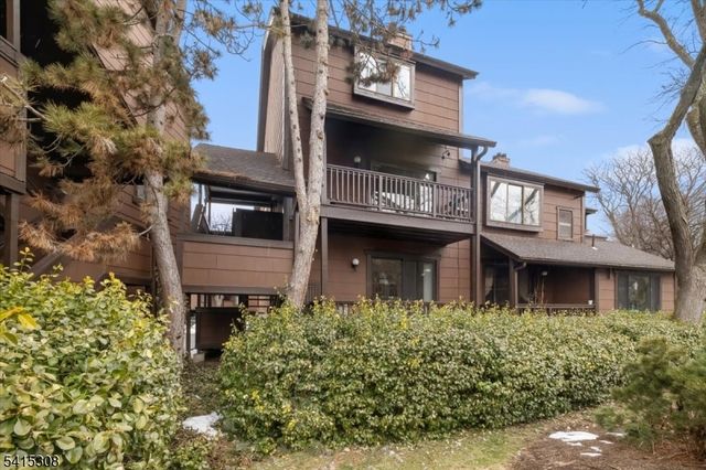 117 Sunset Ky, Secaucus Town, NJ 07094