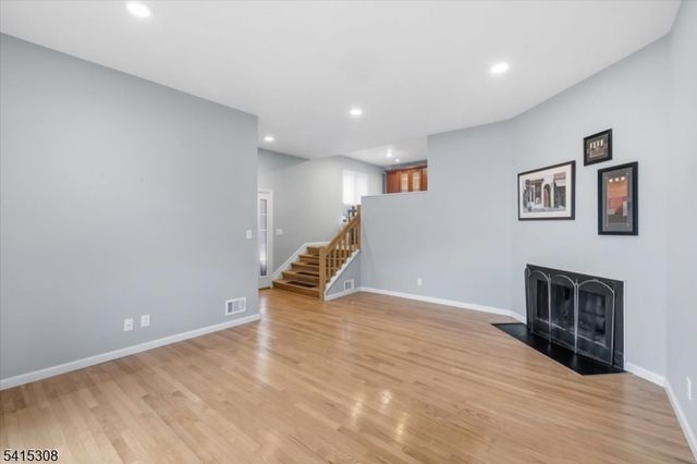 117 Sunset Ky, Secaucus Town, NJ 07094