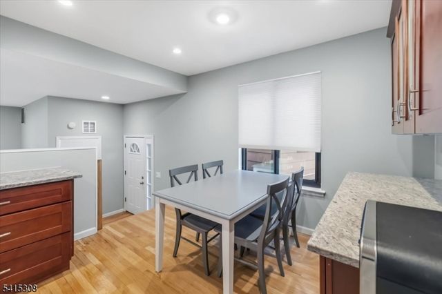 117 Sunset Ky, Secaucus Town, NJ 07094