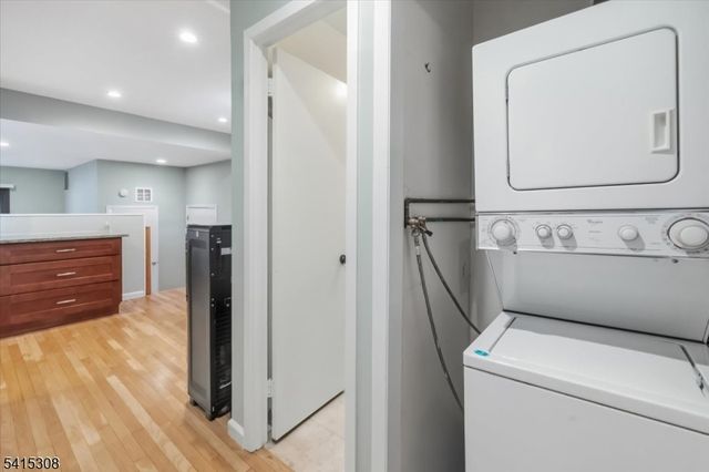 117 Sunset Ky, Secaucus Town, NJ 07094