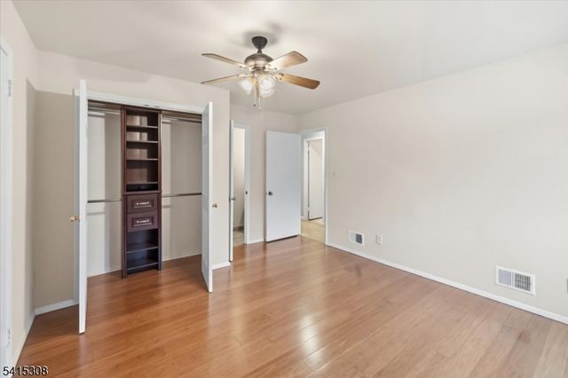 117 Sunset Ky, Secaucus Town, NJ 07094