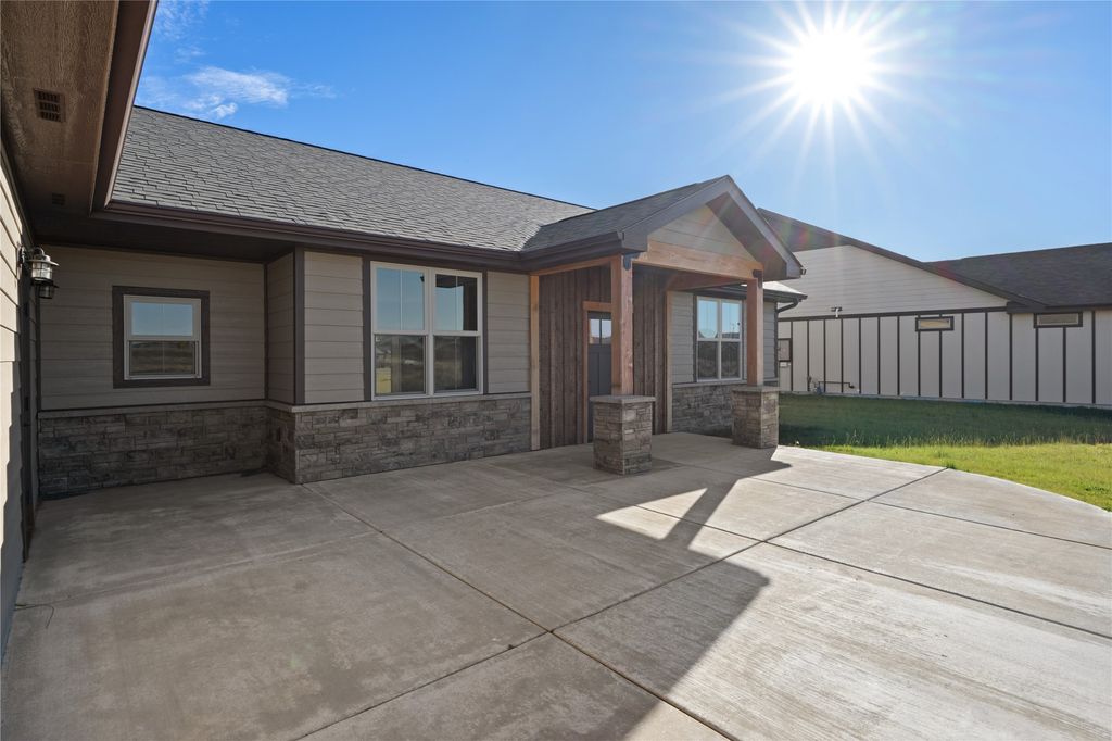 1012 Sagebrush Lane, Deer Lodge, MT 59722 photo 2
