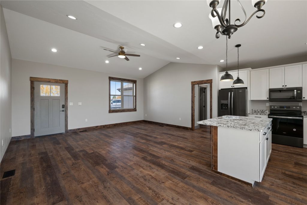 1012 Sagebrush Lane, Deer Lodge, MT 59722 photo 5