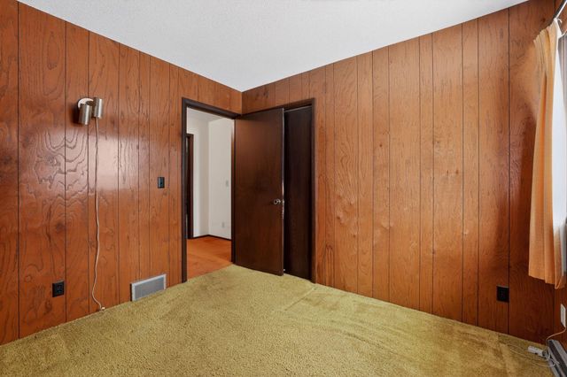 8730 Summit Drive, Eden Prairie, MN 55347