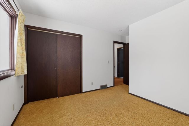 8730 Summit Drive, Eden Prairie, MN 55347