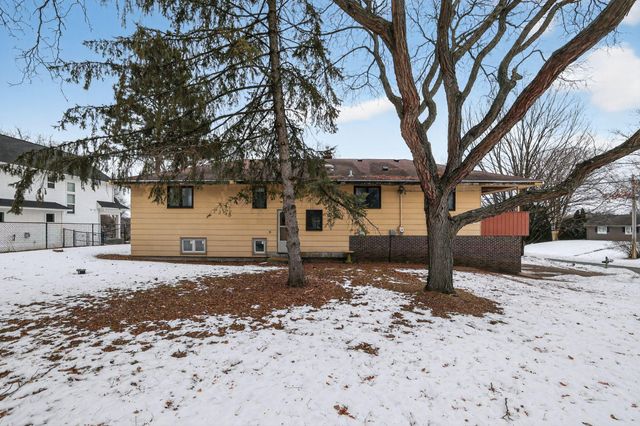 8730 Summit Drive, Eden Prairie, MN 55347