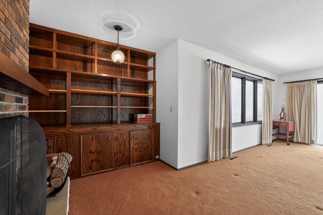 8730 Summit Drive, Eden Prairie, MN 55347