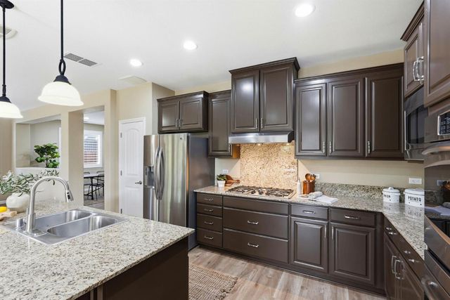 1105 Branston Dr, Roseville, CA 95747