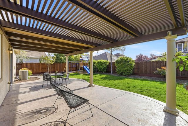 1105 Branston Dr, Roseville, CA 95747