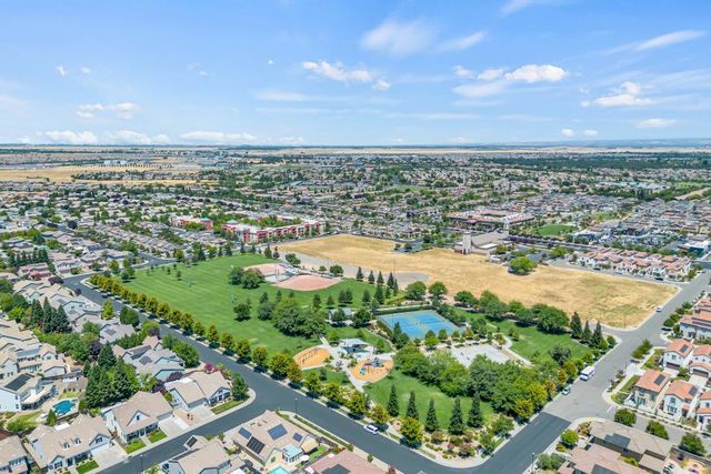 1105 Branston Dr, Roseville, CA 95747