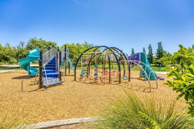 1105 Branston Dr, Roseville, CA 95747