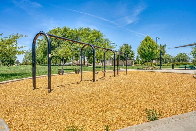 1105 Branston Dr, Roseville, CA 95747