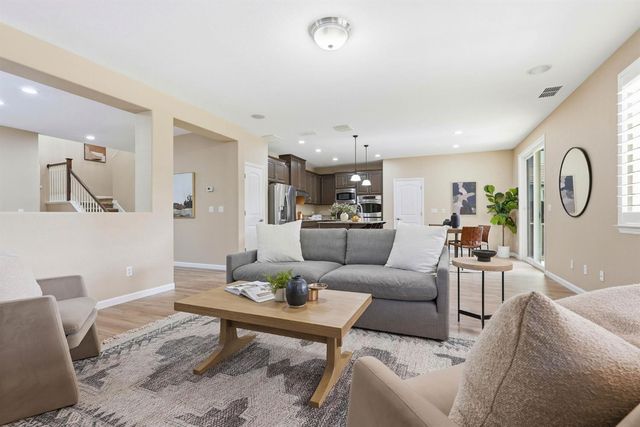 1105 Branston Dr, Roseville, CA 95747