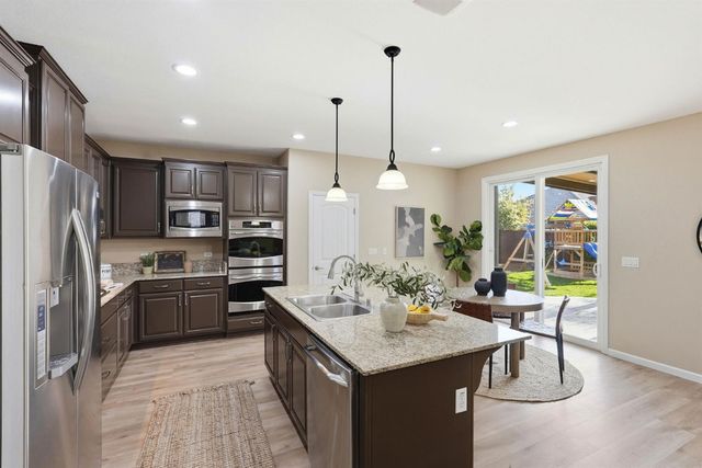 1105 Branston Dr, Roseville, CA 95747