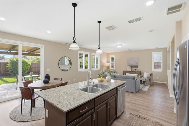 1105 Branston Dr, Roseville, CA 95747