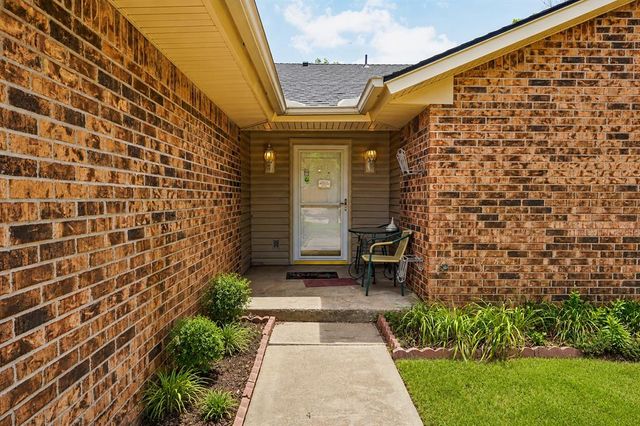 3512 Tiffany Drive, Moore, OK 73160