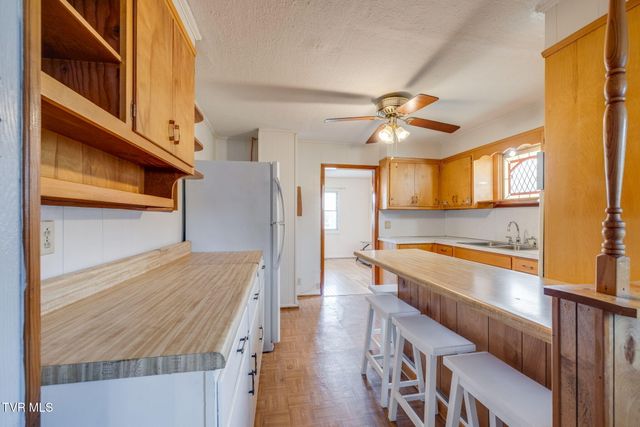 1636 Redwood Drive, Kingsport, TN 37664