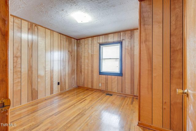 1636 Redwood Drive, Kingsport, TN 37664