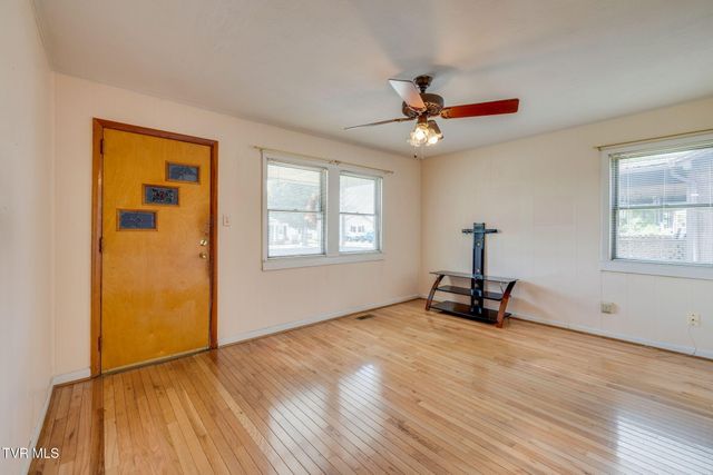 1636 Redwood Drive, Kingsport, TN 37664