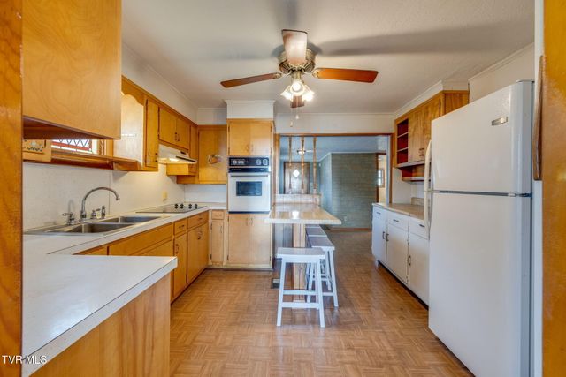 1636 Redwood Drive, Kingsport, TN 37664