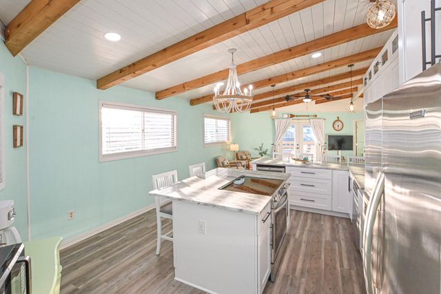 190 Barracuda, Bayou Vista, TX 77563