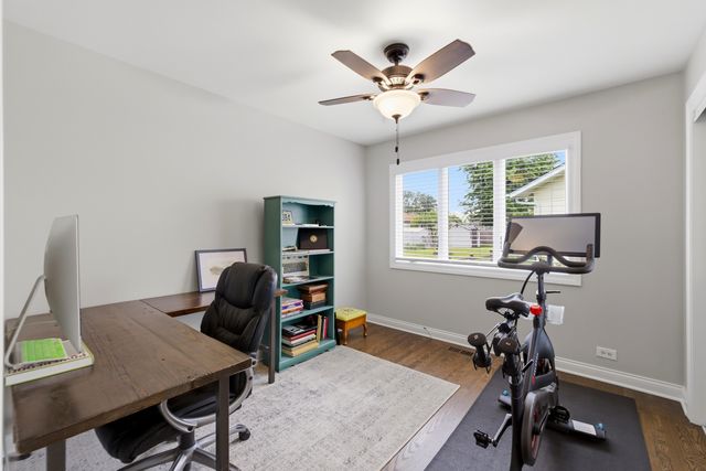 1321 Cumberland Circle E, Elk Grove Village, IL 60007