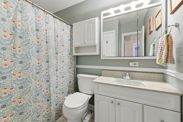 1321 Cumberland Circle E, Elk Grove Village, IL 60007